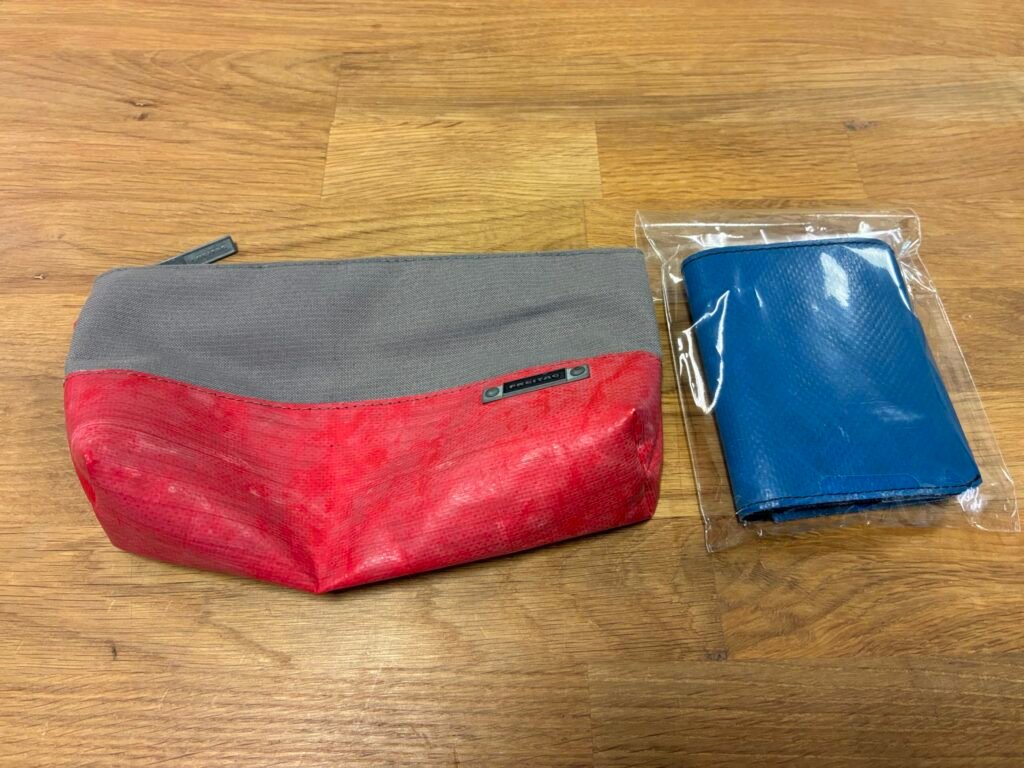 🇨🇭 Freitag Wallet & Pouch Won on Ricardo.ch – Shipped to 🇺🇸 USA (Repeat Collector Order)