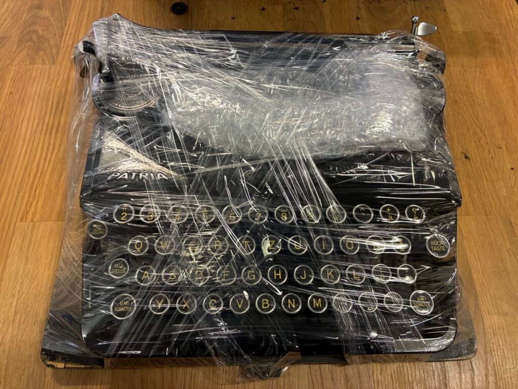 Vintage Patria Typewriter β Won on Ricardo.ch & Securely Shipped to the USA πΊπΈ 2